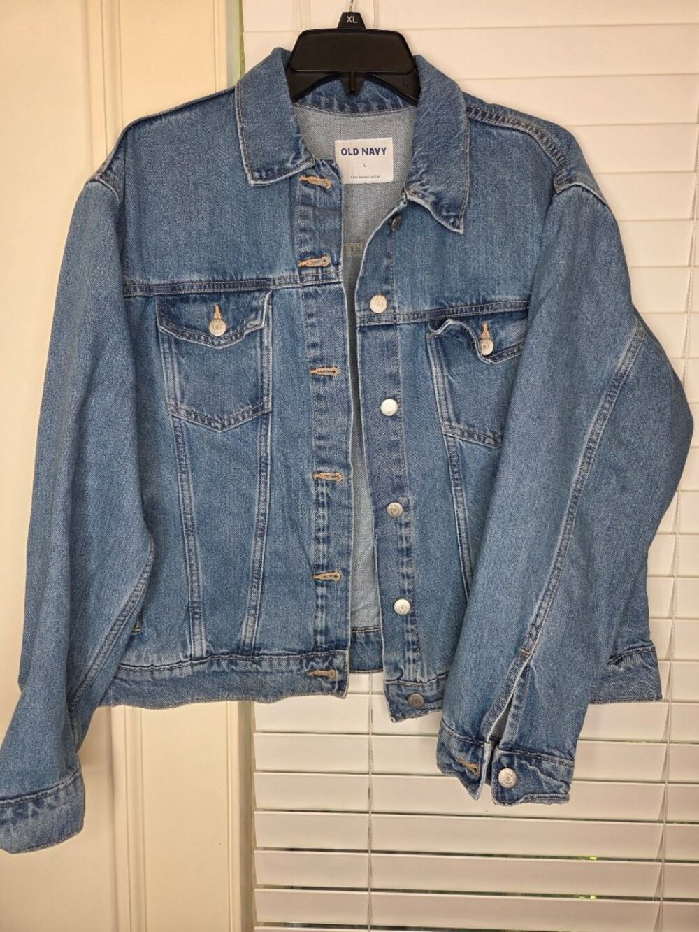 Old Navy Womens Blue Denim Jacket Size L 100% Cotton With Button Front Closure